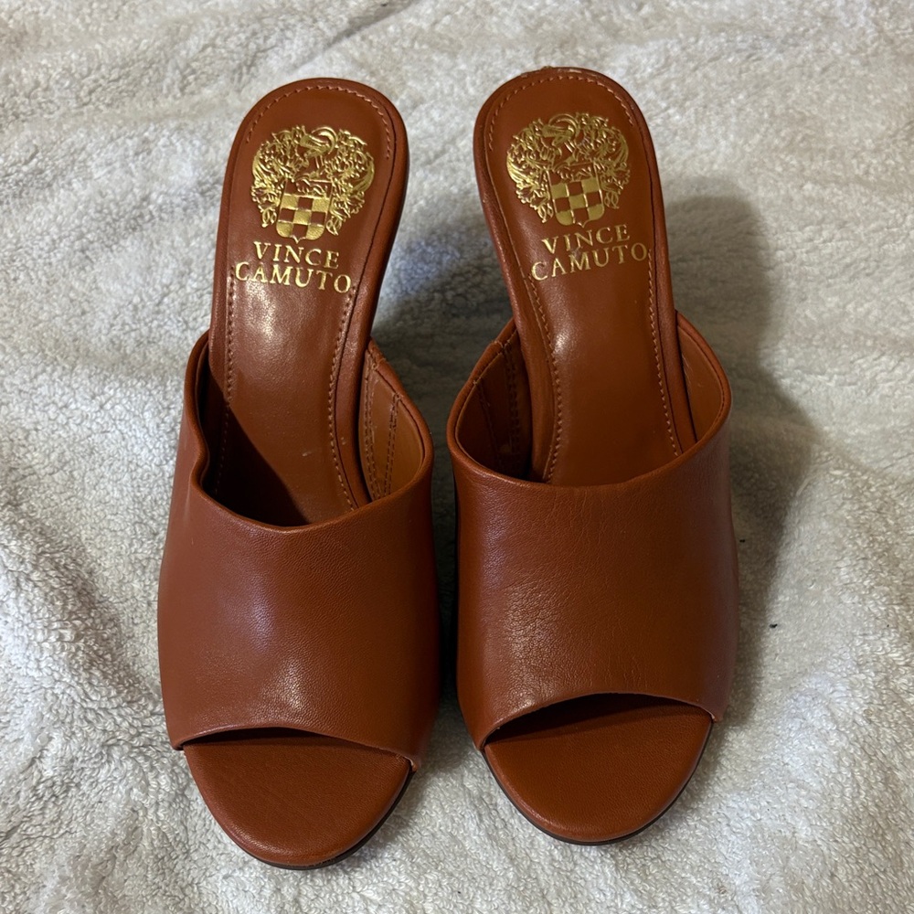 Vince Camuto Women's Tan Leather Mules